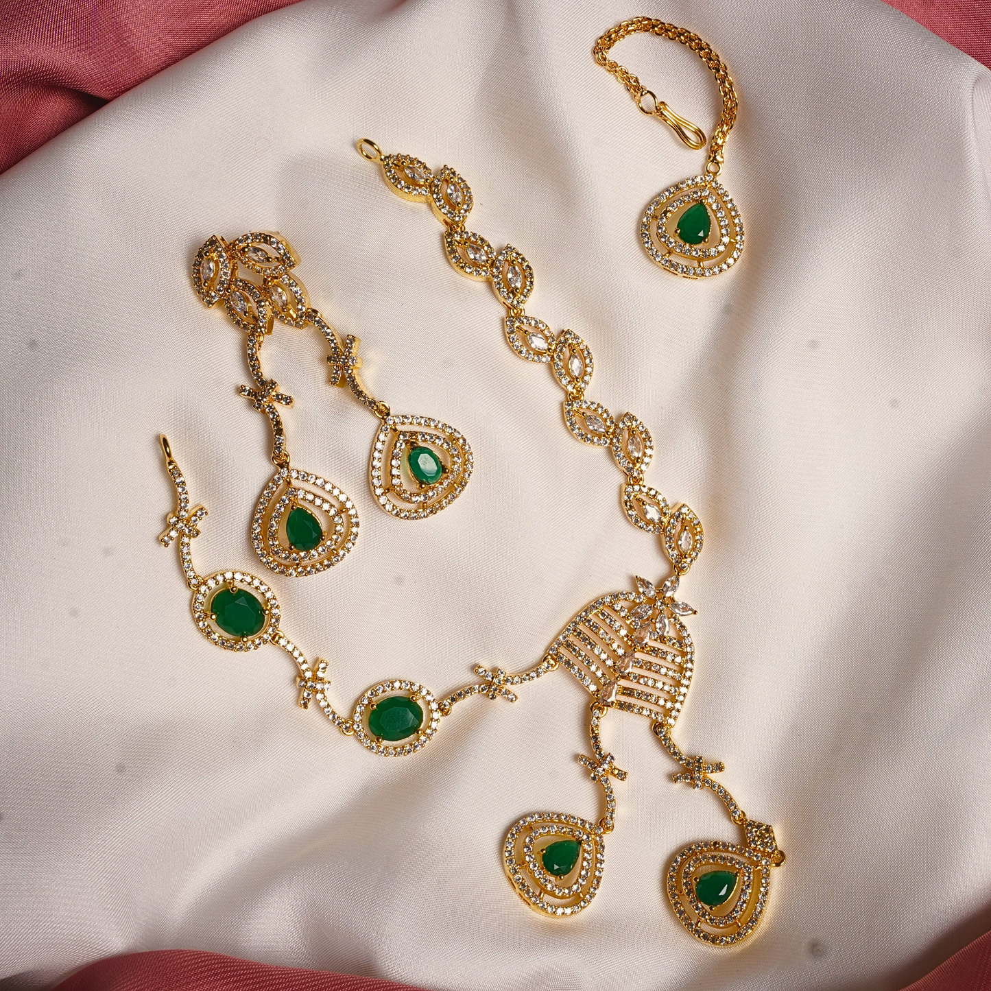 Elite Zirem Necklace Set