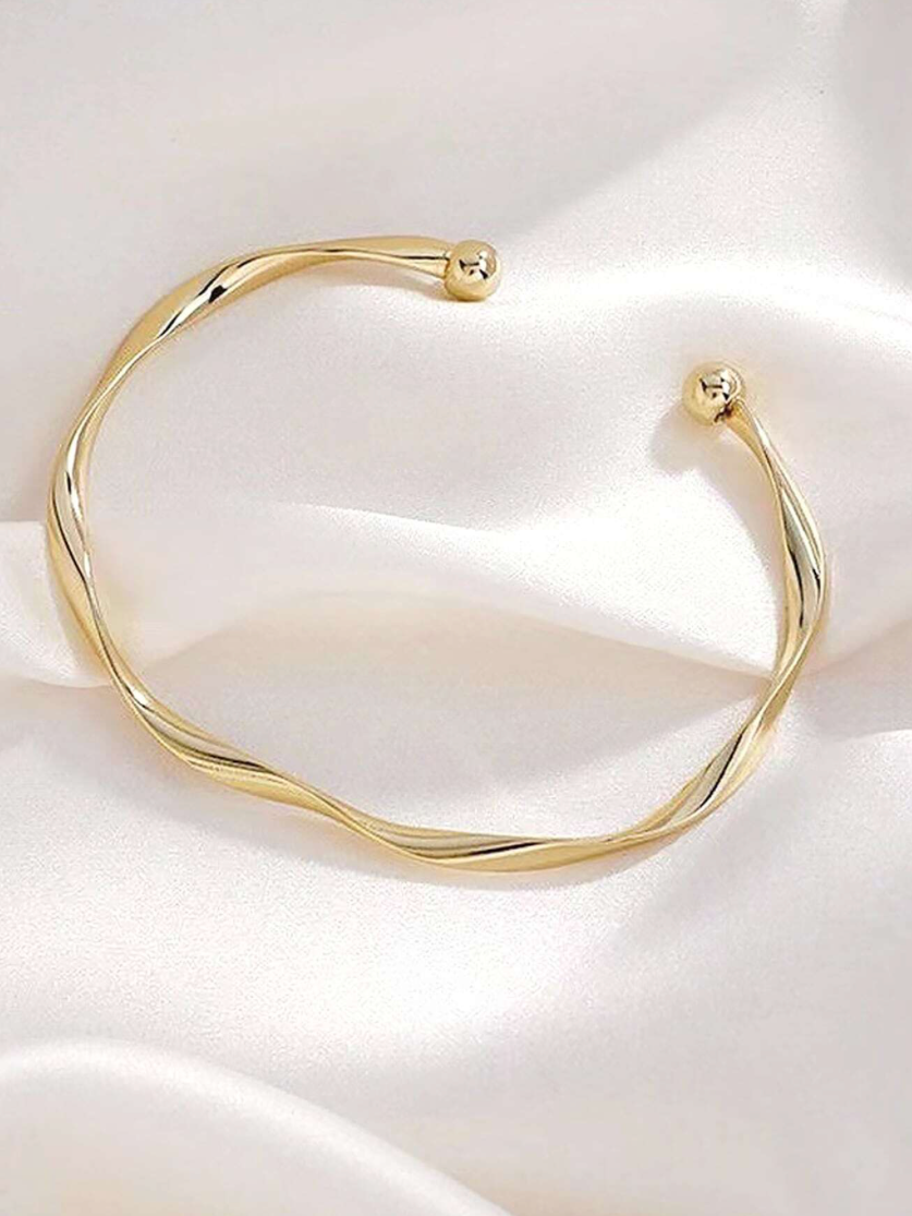 Twist Gold Cuff Bangle